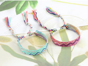 Brazaletes de moda étnica inspirados en Asia occidental, correa de muñeca ancha con borla colorida, pulsera tejida controvertida, punto al por mayor - Product Image 6