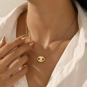 Collar de Moda Chapado en Oro de 18K con Colgante Geométrico de Nariz de Cerdo, Diseño de Acero Inoxidable 304 con Baño Electrolítico al Vacío - Product Image 1