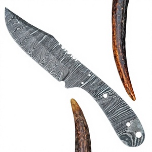 Couteau Bowie à pointe clip en acier Damas, manche pleine longueur, 12,5 pouces - Acier forgé à la main, pour la chasse et le camping, fait à la main par un forgeron - Product Image 1