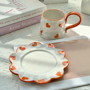 Juego de Taza y Platillo de Cerámica Creativa Hecha a Mano, Juego de Tazas Pintadas a Mano con Forma Irregular - Product Image 2