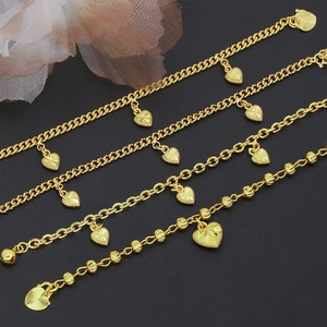 Joyería de Moda JXX para Mujer, Brazalete Chapado en Oro de 24K con Colgante en Forma de Corazón, Estilo Moderno Hecho de Latón - Product Image 1