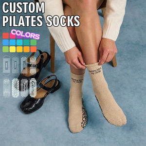 Chaussettes de sport antidérapantes BiLu personnalisées pour le Pilates, la barre, le yoga et les centres de fitness – Chaussettes d'entraînement OEM en gros pour femmes - Product Image 3