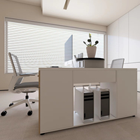 Bureau commercial design moderne pour deux personnes Poste de travail informatique à assemblage facile Vente en gros pour le personnel et les employés de bureau