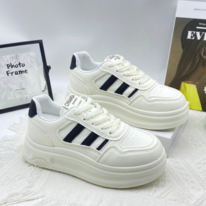 Colección primavera 2025, zapatillas blancas de suela gruesa para mujer, nuevos zapatos deportivos informales de estilo coreano Popular, zapatos para caminar Fitness - Product Image 3
