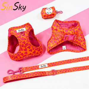 SinSky パーソナライズドッグボディハーネス ハートトレーニングカラー ステップインキャットハーネスセット ポリエステル製小型犬用ハーネスとリードセット - Product Image 1