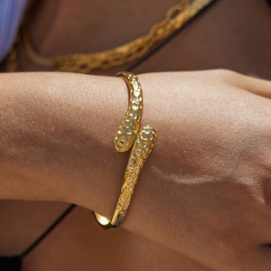 Bracelet en acier inoxydable plaqué or 18 carats, design minimaliste en forme de goutte d'eau, bijoux unisexes - Product Image 2