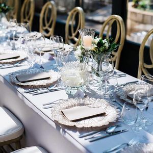 Platos Base Irrompibles <span class=keywords><strong>de</strong></span> Plástico Plateado <span class=keywords><strong>de</strong></span> 13 Pulgadas con Diseño <span class=keywords><strong>de</strong></span> Arrecife y Acabado Metálico para Recepciones <span class=keywords><strong>de</strong></span> Boda al por Mayor - Product Image 3