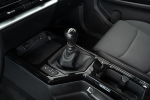 Brand New JMC ALL NEW VIGUS Series Double Cabin 4x4 6MT Car Diesel Euro2 Pickup Car - Product Image 6