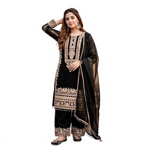 Traje Salwar Negro Bordado con Flores y Dupatta, Vestido Largo Tradicional Indio Pakistaní para Mujer - Product Image 1