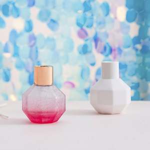 Mini bouteille aromathérapie en forme de cœur, nouveau <span class=keywords><strong>distributeur</strong></span> de parfum en <span class=keywords><strong>porcelaine</strong></span> blanche - Product Image 4