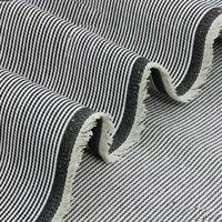 Tissu denim 70% coton 30% polyester peigné tissé Dobby à chevrons rayé antistatique pour chemises, sacs, robes, rideaux, filles, garçons