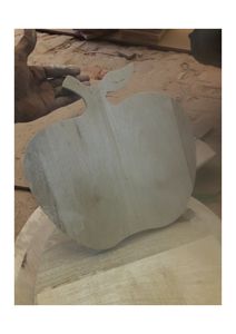 Tabla de Cortar de Madera con Forma de Manzana, Diseño Premium de Alta Calidad, Recién Llegada, Apta para Lavavajillas, ART ZONE - Product Image 3