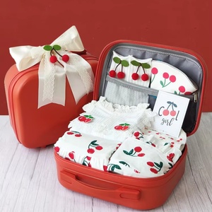Caja de Regalo Creativa de Algodón para Bebé con Lindas Cerezas, Set de Varias Piezas para Regalos de Primer Mes, 100 Días <span class=keywords><strong>y</strong></span> Primer Cumpleaños para Niñas - Product Image 1