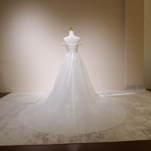 Abito <span class=keywords><strong>da</strong></span> sposa a trapezio con spalle scoperte, maniche a cappuccio, pizzo floreale 3D con perline, in tulle, <span class=keywords><strong>taglie</strong></span> forti, personalizzabile, all'ingrosso direttamente dalla fabbrica - Product Image 3