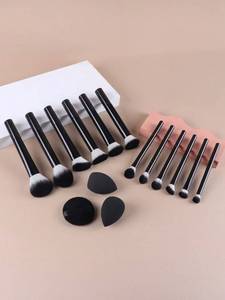 Set di 13 Pennelli da Trucco di Alta Qualità con Manico in Legno, Morbidi <span class=keywords><strong>per</strong></span> <span class=keywords><strong>Ombretto</strong></span> e Eyeliner, Prezzo Conveniente <span class=keywords><strong>per</strong></span> Trucco Viso e Occhi, con Scatola - Product Image 6
