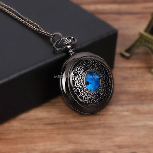 Nuova collana Vintage con stella decorata orologio al quarzo Casual antico stile europeo-americano vuoto nero orologio da tasca - Product Image 2