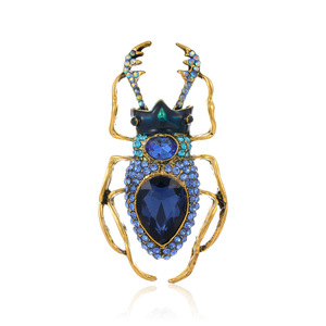 Broche en forme de coléoptère avec pierres facettées et bois de cerf en strass pour revers de manteau femme, 3,5x6,3mm, Bleu Rouge - Product Image 1