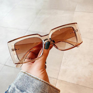 Gafas de Sol Cuadradas para Mujer Qianai, UV400, Ligeras, Montura Azul, Lentes AC Tipo 3, Modelo K5-2104 - Product Image 2