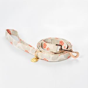 Arnés de algodón de lujo para perros Accesorio de moda encantador Patrón de impresión personalizado para perros de tamaño mediano Venta al por mayor OEM ODM - Product Image 2