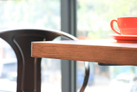 Ensemble de salle à manger de style industriel moderne, table carrée en bois, chaises en métal, ensemble de table et de chaises pour café, bistrot, salon de thé
