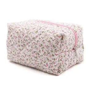 Professional Women Custom Logo Cute Small Cotton Make up Pouch Floral Quilted Cosmetic Bag