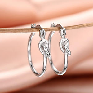 Orecchini a Cerchio E3004 in Oro Bianco per Donna, Classici con Fiocco e Zirconi, Gioielli alla Moda in Lega - Product Image 3