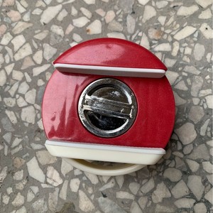 Suction Cup Power Strip Fixer Round Red And White Wall Mounted Type For Earphone Wire Electric Wire Neatening Storage - Product Image 3