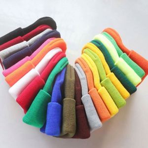 Bonnets unisexes pour femmes et hommes, couleur unie, imprimés, chauds, décontractés, pour l'automne, personnalisables, tricotés, unis, pour l'hiver et la plage, 100% - Product Image 3