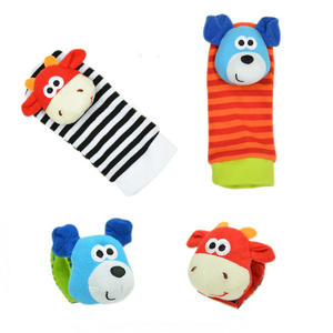 Venta al por mayor bebé niña niño muñeca <span class=keywords><strong>sonajero</strong></span> pie buscador <span class=keywords><strong>calcetines</strong></span> bebé infantil <span class=keywords><strong>sonajero</strong></span> <span class=keywords><strong>calcetines</strong></span> 3-6 a 12 meses - Product Image 4