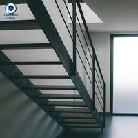 Escaliers résistants de qualité marine |   Escaliers piétonniers en acier inoxydable avec grille pour complexe hôtelier en bord de mer