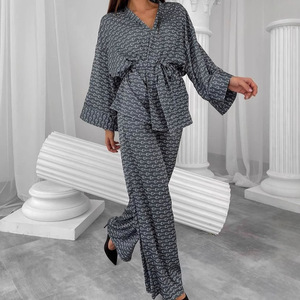 Disponibile Set Pigiama Due Pezzi <span class=keywords><strong>da</strong></span> Donna in Raso con Maniche Lunghe, Vestaglia Lussuosa per Casa, Set Pigiama Stampato con Lacci - Product Image 4