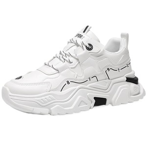 รองเท้าผ้าใบผู้ชายสไตล์เกาหลีรุ่นใหม่ ระบายอากาศได้ดี สีขาว เพิ่มความสูง ดีไซน์ทันสมัย ใส่ได้หลายโอกาส แบบผูกเชือก - Product Image 5