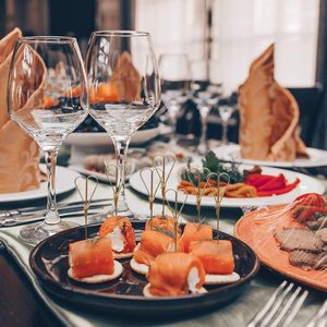 Fleur de rose multicolore Cure-dents fantaisie pour apéritifs Pics à cocktail en bambou Pics à fruits pour boissons Garniture Brochette - Product Image 5