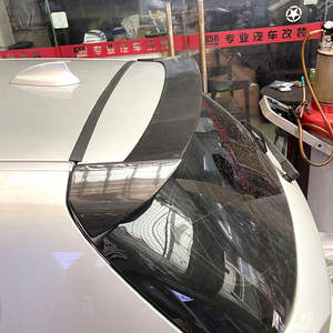 Aileron arrière supérieur pour BMW Série 1 F20 F21 2011-2018, style tuning en fibre de carbone noir brillant, finition mate - Product Image 2