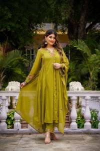 Women's Embroidered Quick Dry Kurta Pant Set Traditional Indian Pakistani Casual Wear Regular Fit Regular-Length Chanderi Party - Product Image 1
