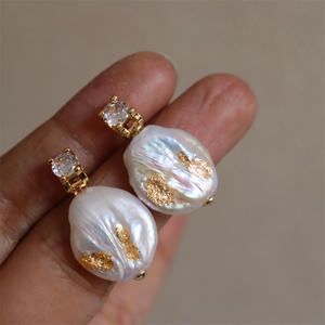 <span class=keywords><strong>Boucles</strong></span> <span class=keywords><strong>d</strong></span>'<span class=keywords><strong>oreilles</strong></span> en perles <span class=keywords><strong>d</strong></span>'eau douce tendance A1996 <span class=keywords><strong>Boucles</strong></span> <span class=keywords><strong>d</strong></span>'<span class=keywords><strong>oreilles</strong></span> en cristal Bijoux en <span class=keywords><strong>or</strong></span> pour femmes et filles - Product Image 1