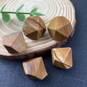 Hermoso juego de jaspe rojo HZ | Juego de dados de 5 piezas de piedras preciosas naturales al por mayor | Compra en línea de Amayra Crystals Exports India - Product Image 3