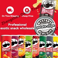 Vente en gros 110g BBQ Steak Saveur Pringless Chips de pomme de terre Aliments soufflés en conserve Collations exotiques