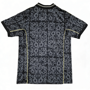 Maglia da Calcio Liverpool Edizione Speciale Nera UK, Manica Corta, Servizio OEM, Vendita all'Ingrosso, Uso per Eventi, Ordine Minimo di Un Pezzo - Product Image 1