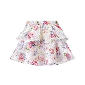 Ensemble 2 pièces décontracté pour femme : débardeur court à col rond imprimé floral avec nœud au dos et jupe blanche à taille élastique - Product Image 3