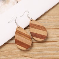 Boucles d'oreilles pendantes en bois, design tendance, élégant, minimaliste et rustique, avec option de logo gravé, idéal pour un cadeau