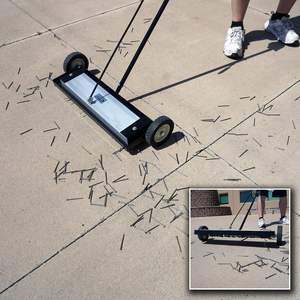 <span class=keywords><strong>Aimant</strong></span> <span class=keywords><strong>pour</strong></span> <span class=keywords><strong>ramasser</strong></span> les <span class=keywords><strong>clous</strong></span> Balayeuse de sol magnétique Machinery18 "Balayeuse magnétique avec roues - Product Image 5