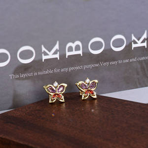 Pendientes de botón de oro de 14k chapados al por mayor con gemas multicolor, diseños surtidos de mariposa, flor, corazón y corona para mujer - Product Image 3