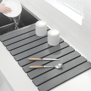 แผ่นรองจานแบบพับได้ แห้งเร็ว ทำจากดินเบา สำหรับวางบนเคาน์เตอร์ครัว - Product Image 3