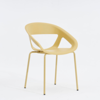 Chaise de salle à manger en plastique moderne nordique simple PP avec coussin souple en bois