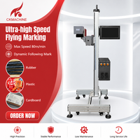Machine de marquage laser volante en ligne CKMACHINE CO2 UV pour le codage de la date de production et d'expiration sur les bouteilles en PET, les emballages plastiques et les sacs
