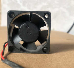 NOUVEAU ORIGINAL 2023 Nouveau ventilateur de refroidissement 12 V CC 0,35 A 6038 pour DZ06038B24MA/<span class=keywords><strong>UA</strong></span> EN STOCK - Product Image 3