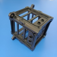 Boîtier carré creux avec oreilles de montage en alliage d'aluminium, de zinc et de magnésium, moulé sous pression par gravité, pour pièces de moteur et d'instrumentation