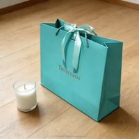 Sacs cadeaux en papier personnalisés en gros avec poignée en ruban pour vêtements, chaussures, lingerie avec votre logo