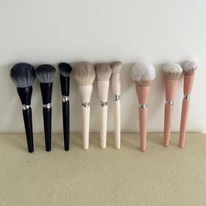 Ensemble de 3 pinceaux de maquillage rose blanc noir manche en plastique cheveux synthétiques ensemble de pinceaux de maquillage végétalien <span class=keywords><strong>costume</strong></span> - Product Image 1